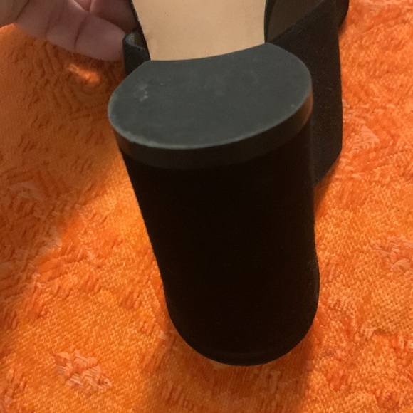 Stuart Weizman black heals worn once in box - Picture 13 of 14